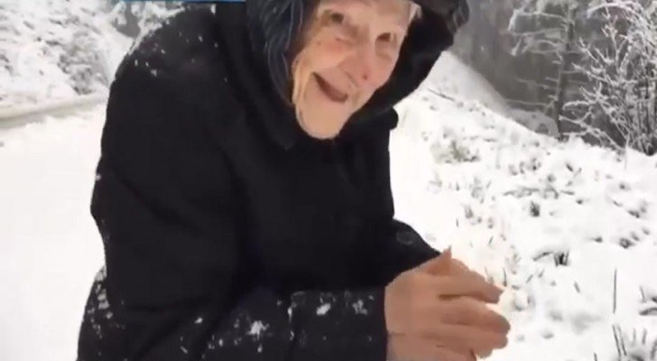 Eine 101-jährige Frau bittet den Sohn, im Schnee anzuhalten. Der Grund wird euch bewegen