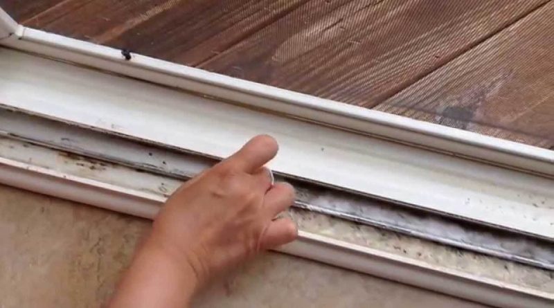 Sind deine Fensterrahmen dreckig und staubig? Mit Backpulver hältst du sie sauber.