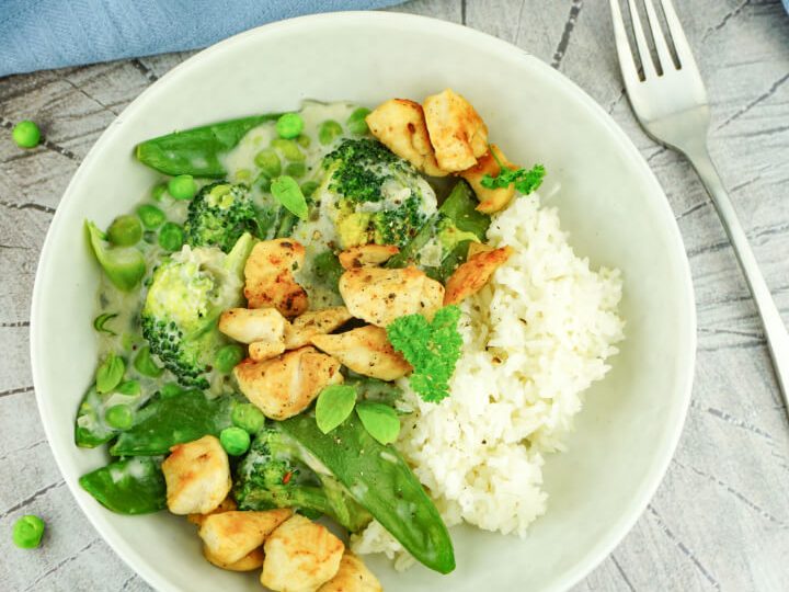 Grüne Low Carb Hähnchenpfanne – Schnelles, kohlenhydratarmes Gericht