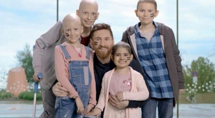 Lionel Messi half beim Bau des größten europäischen Kinderkrebszentrums: eine menschliche Geste zur Unterstützung der Bedürftigsten